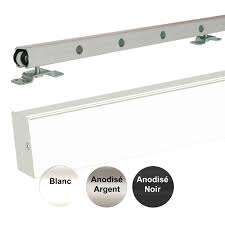 Image du produit KIT RAIL ALU ANODISÉ BLANC 1.90m + GARNITURE POUR UNE PORTE BOIS <60KG + BANDEAU 1.90m + 2 EMBOUTS